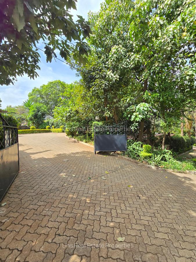 5 Bed Townhouse with En Suite in Lavington - 4