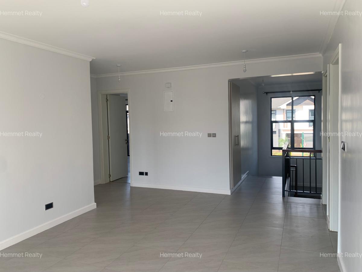 5 Bed Townhouse with En Suite in Runda - 13