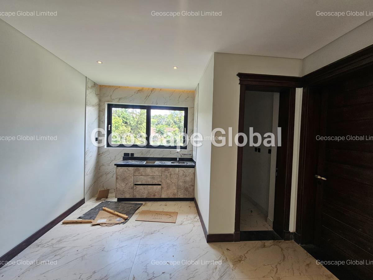 5 Bed House with En Suite in Nyari - 5