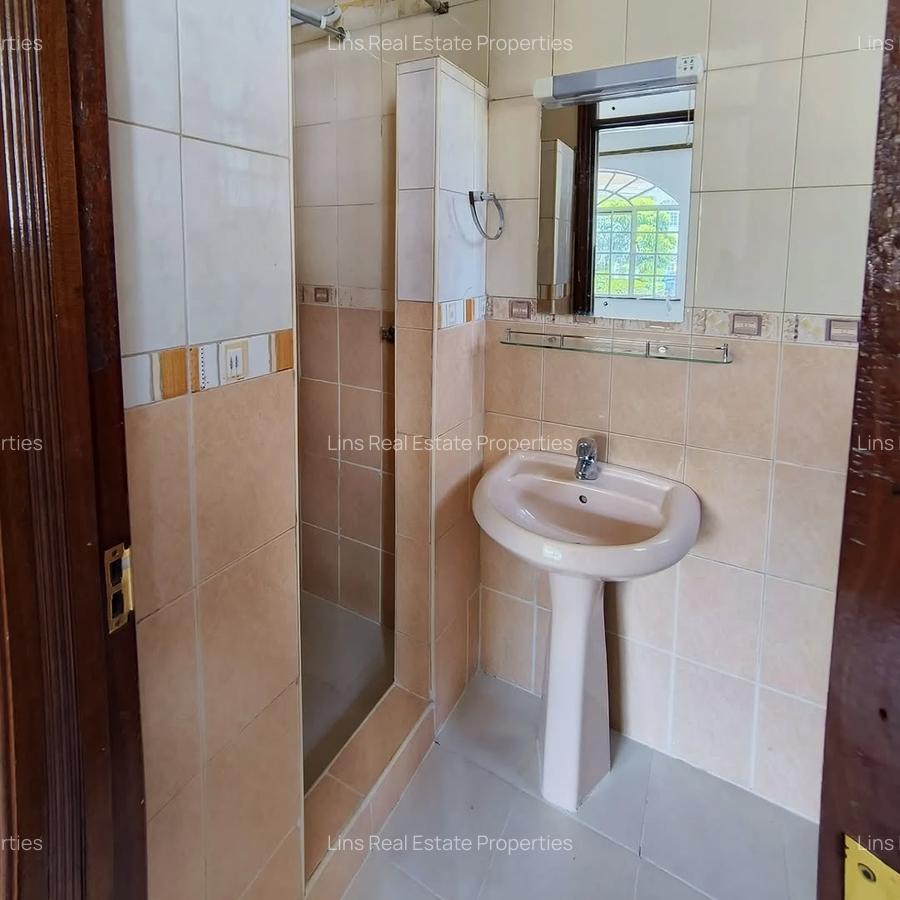 5 Bed Townhouse with En Suite in Lavington - 13