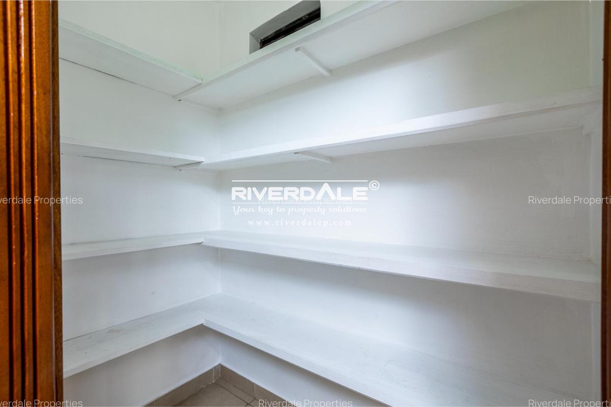 Furnished 4 Bed Apartment with En Suite in Parklands - 6