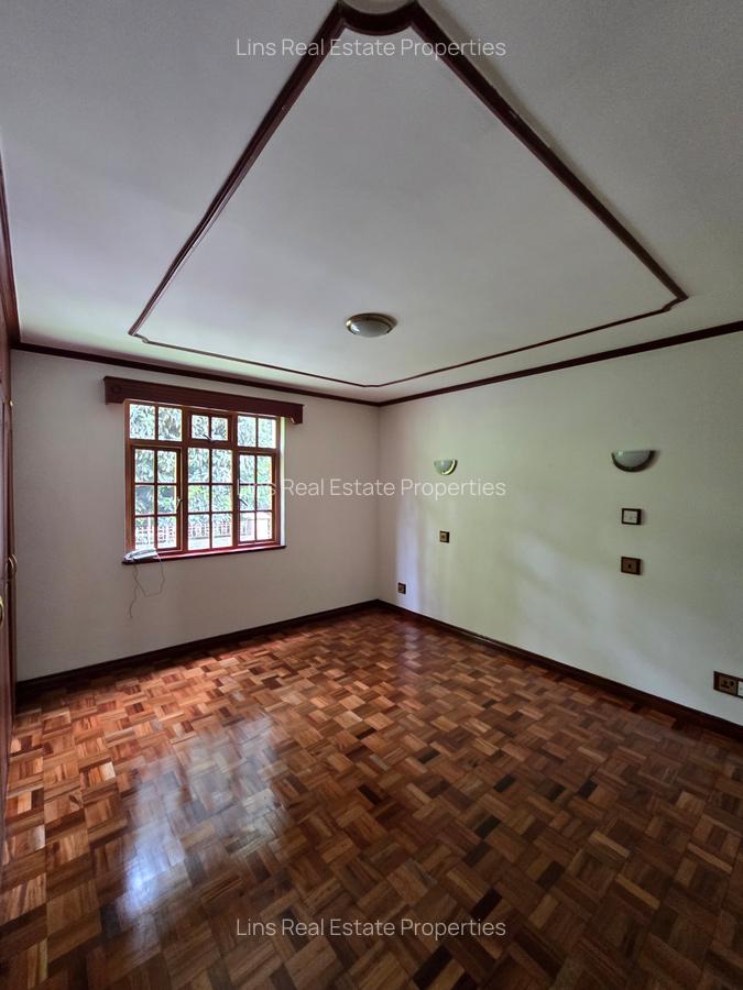 4 Bed Townhouse with En Suite in Lavington - 7