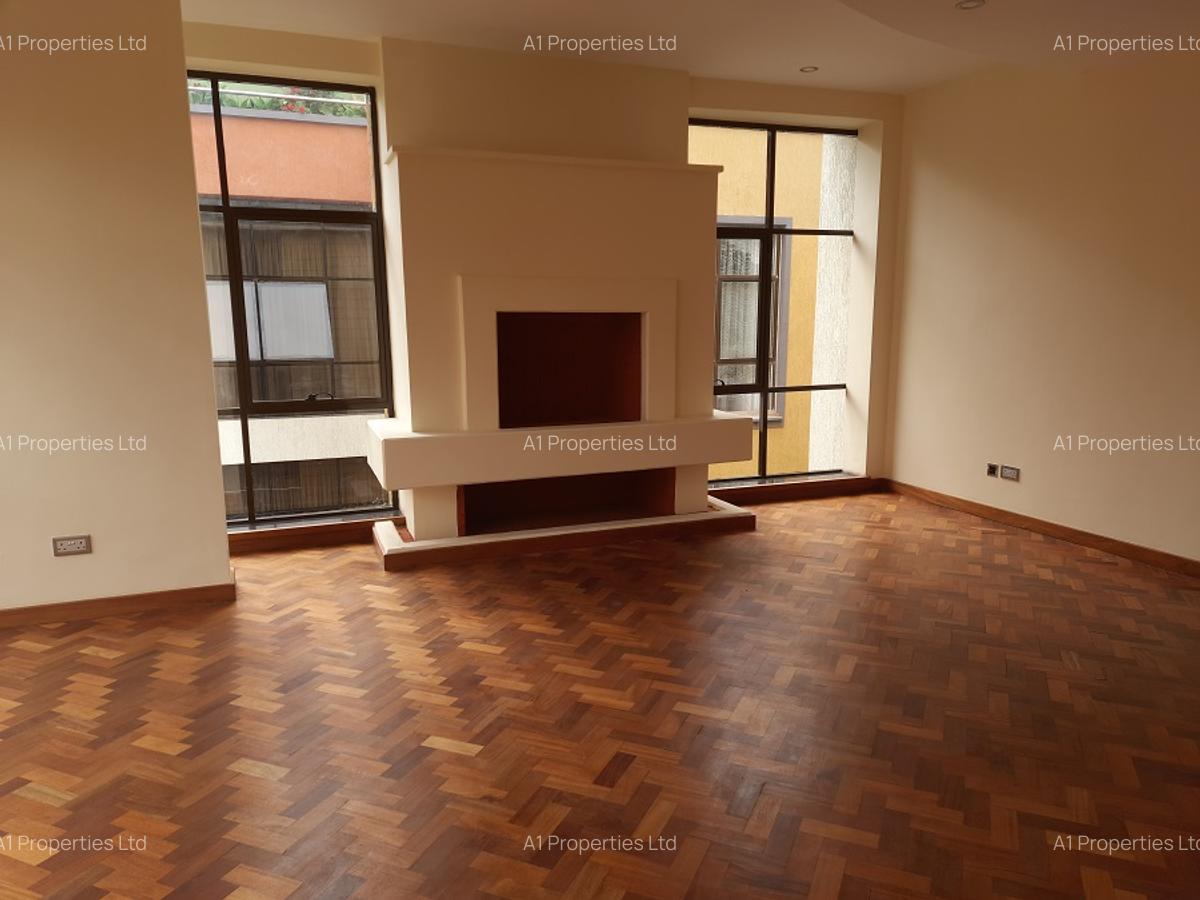 5 Bed Townhouse with En Suite in Lavington - 7