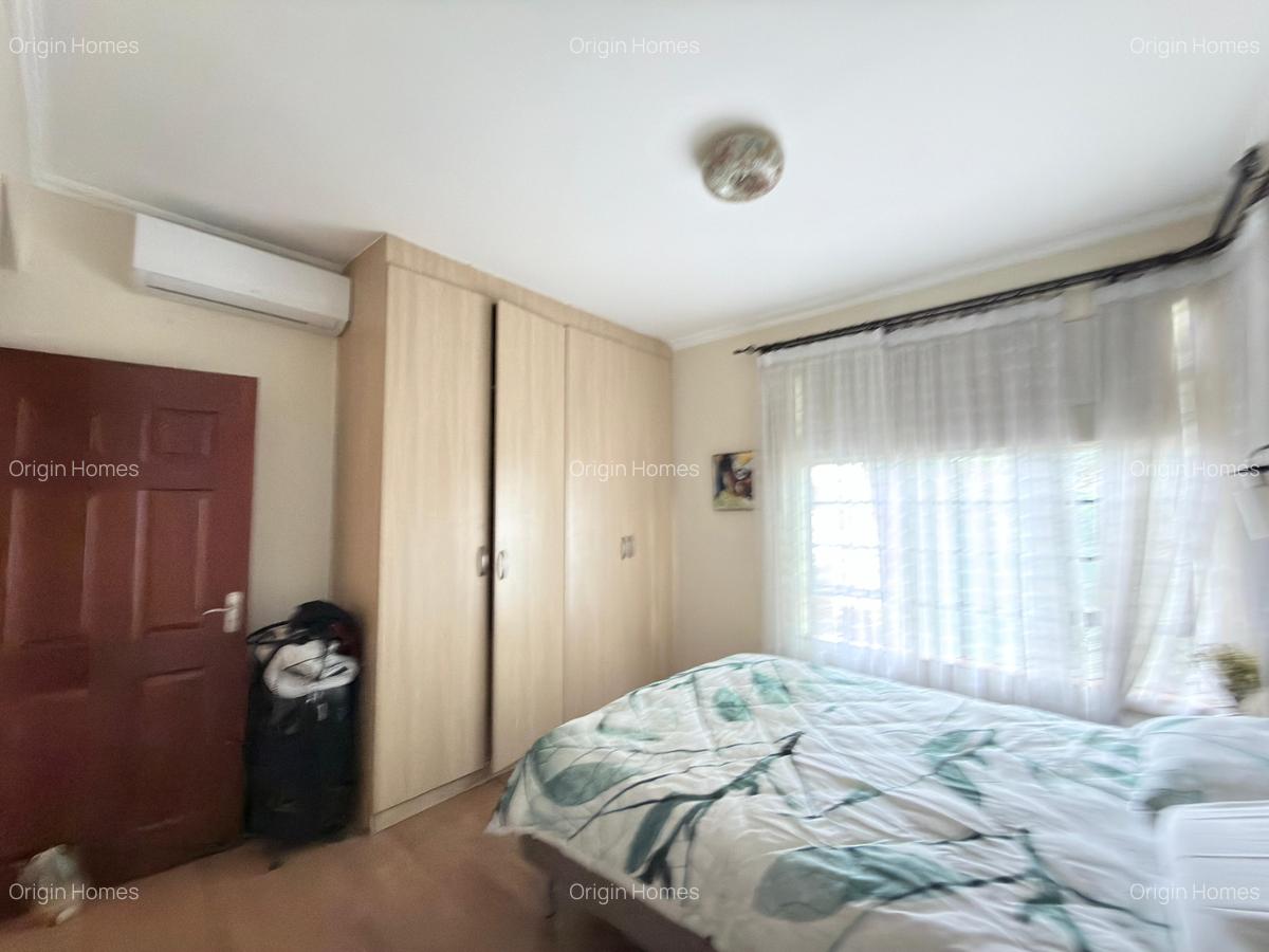 Serviced 2 Bed Apartment with En Suite in Brookside - 11