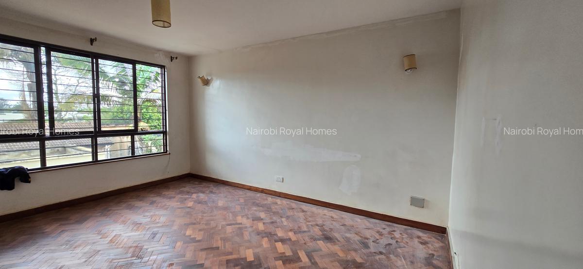 5 Bed Townhouse with En Suite at Lavington Green - 13