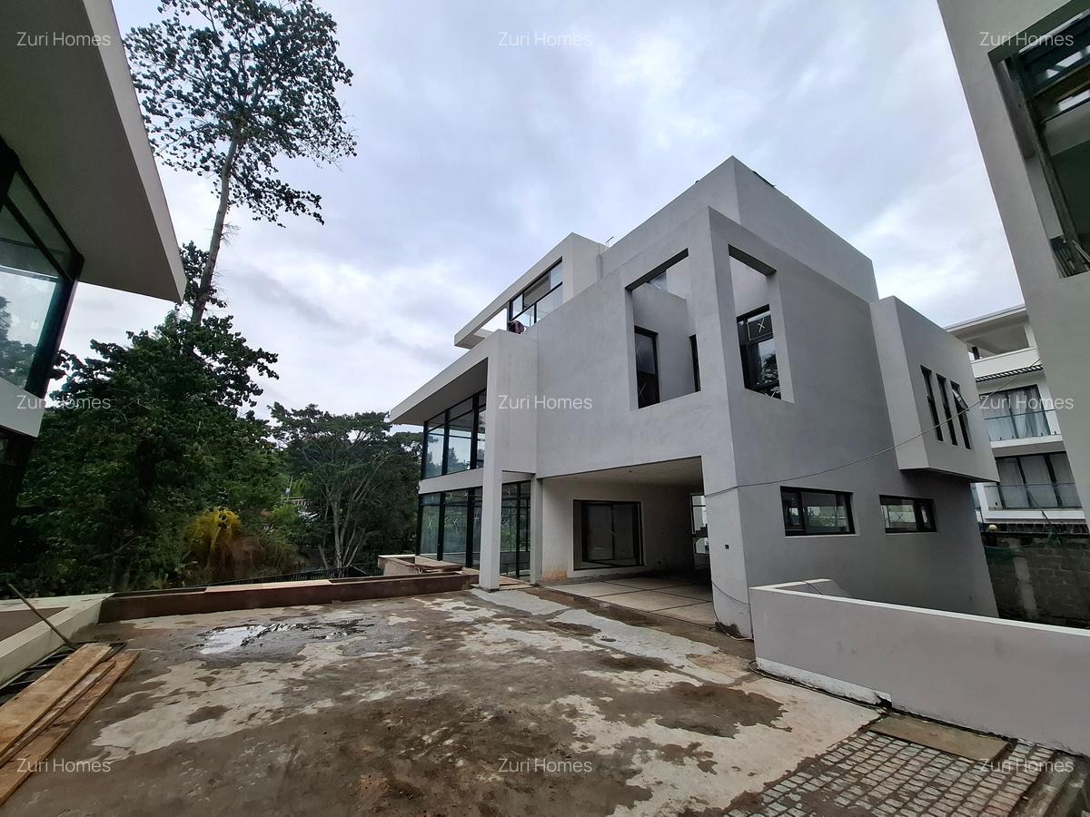 6 Bed Townhouse with En Suite in Lavington - 4