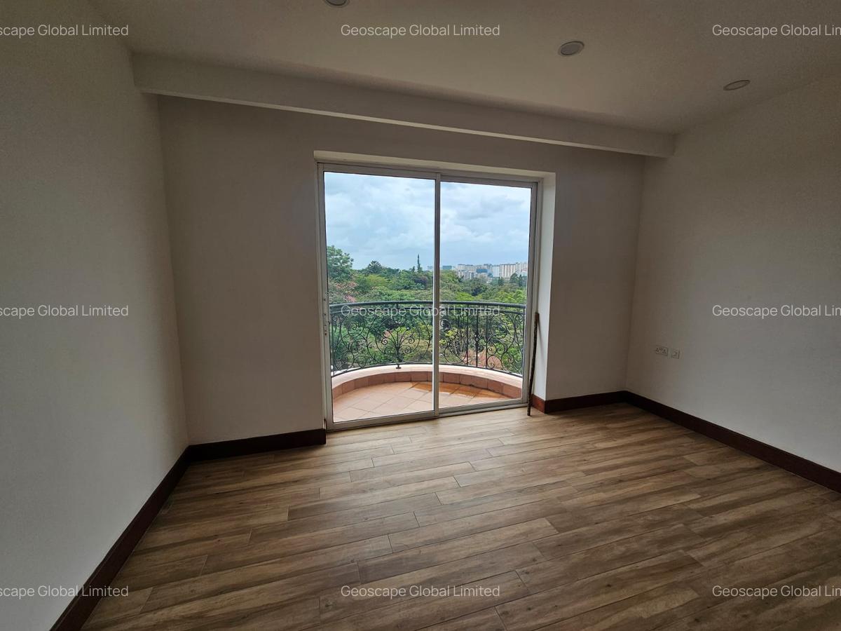 3 Bed Apartment with En Suite in Spring Valley - 2