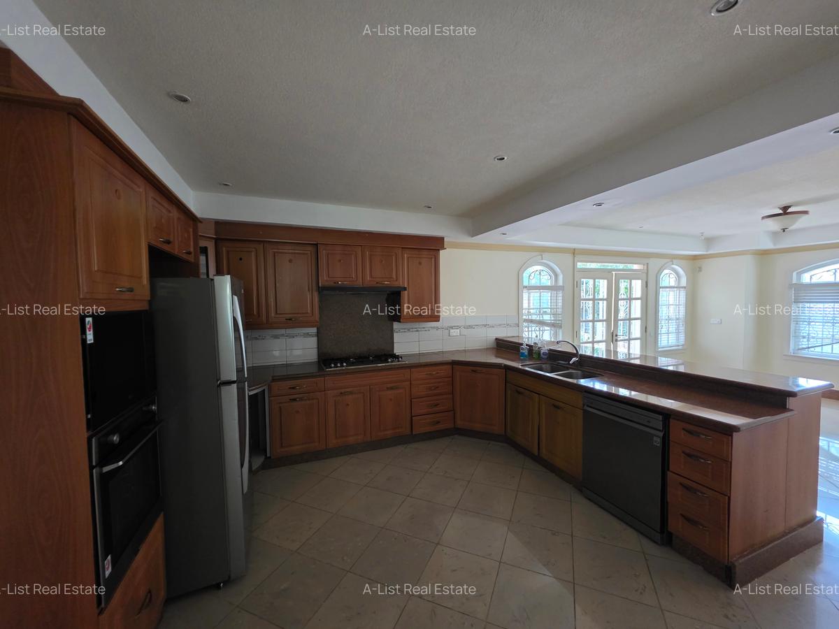 4 Bed Townhouse with En Suite at Kitisuru Road - 5