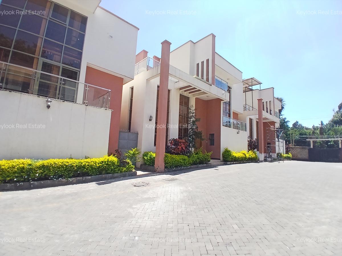 5 Bed Townhouse with En Suite at 827 - 1