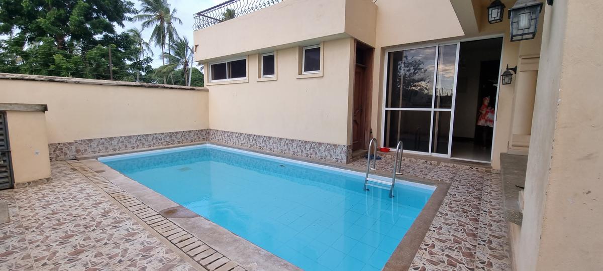 4 Bed Townhouse with En Suite at Kanamai - 2