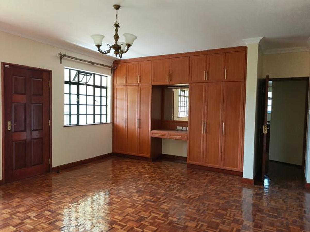 4 Bed Townhouse with En Suite in Lavington - 12