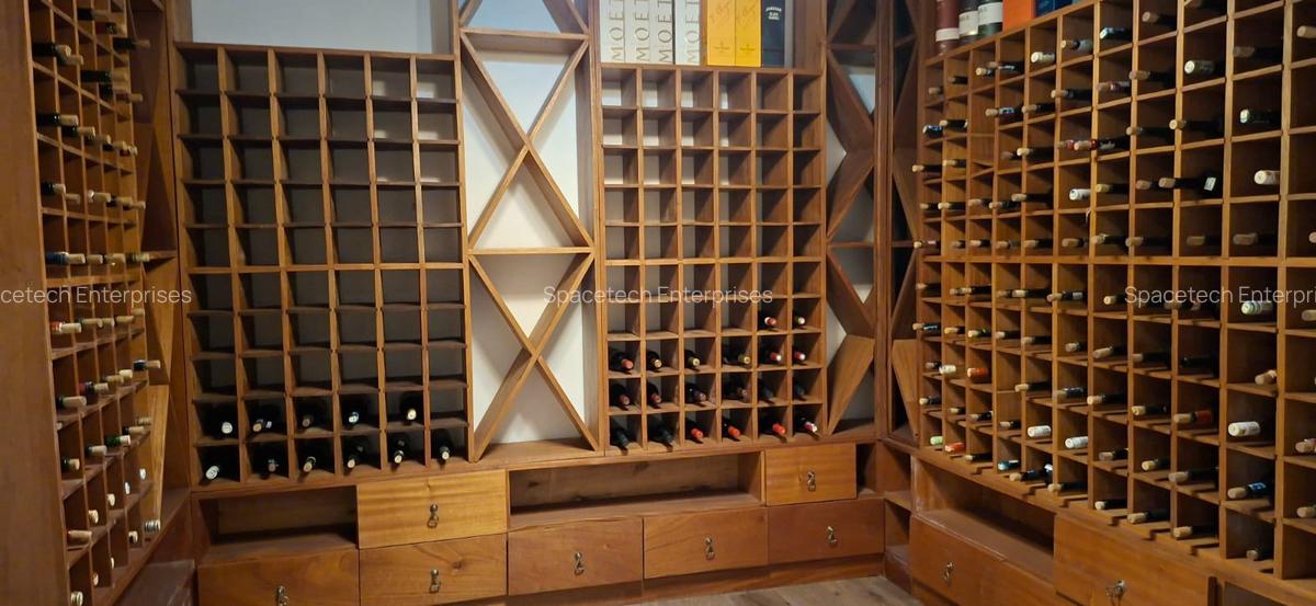 4 Bed Townhouse with En Suite in Spring Valley - 15