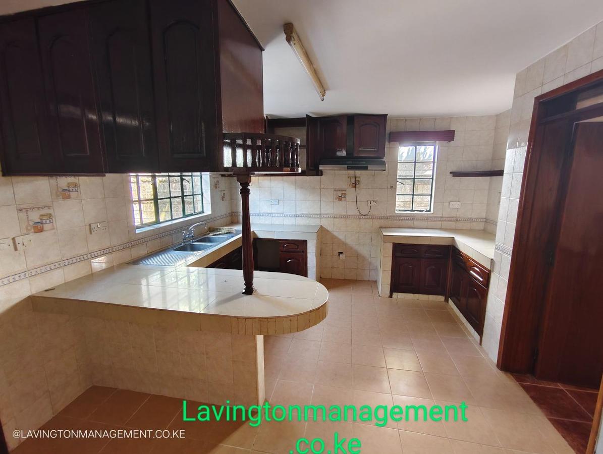 4 Bed Townhouse with En Suite at Lavington Green - 6