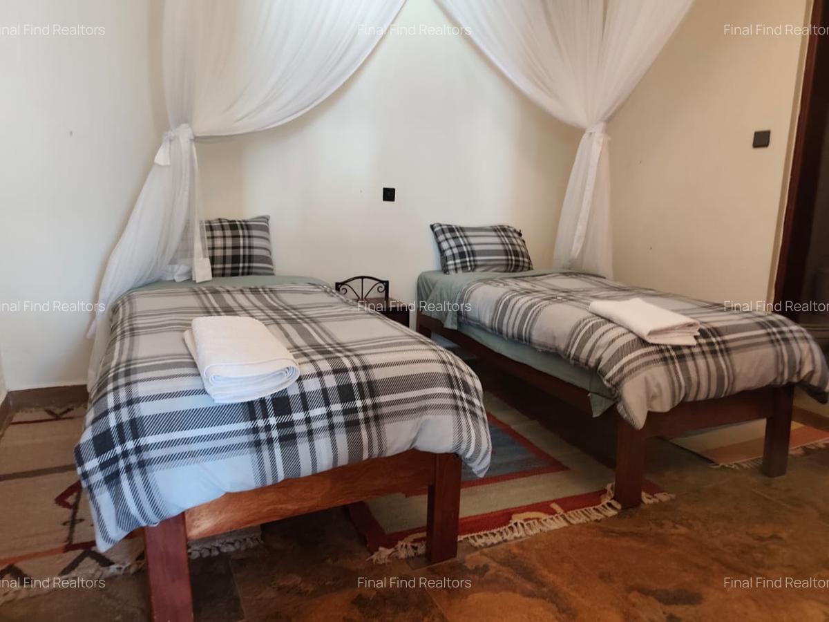 2 Bed House with Garden in Nyari - 10