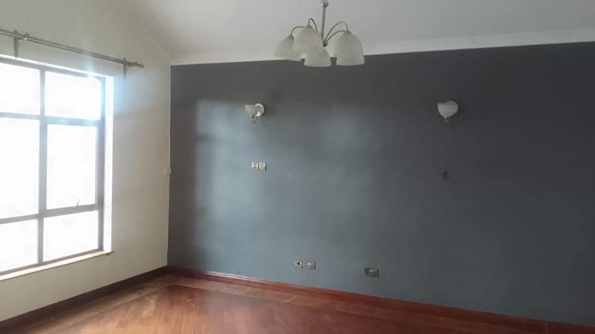 5 Bed Townhouse with En Suite at Kerarapon Road - 4