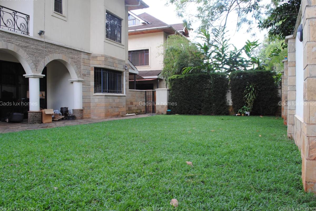 5 Bed Villa with En Suite at Lavington - 2