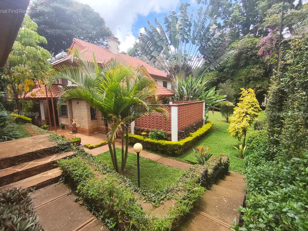 5 Bed Townhouse with Swimming Pool in Rosslyn - 3