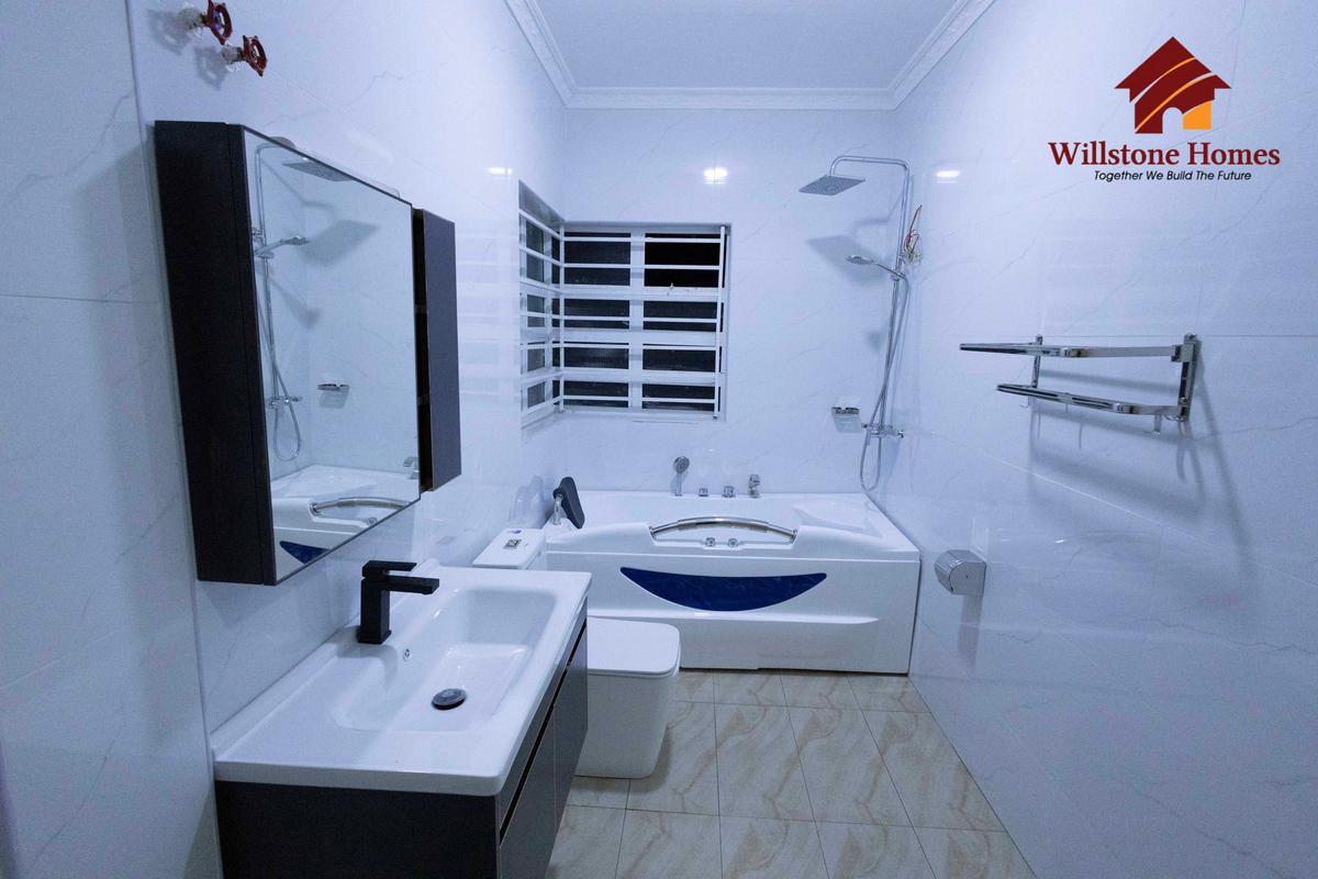 4 bed townhouse with en suite at new rain hotel