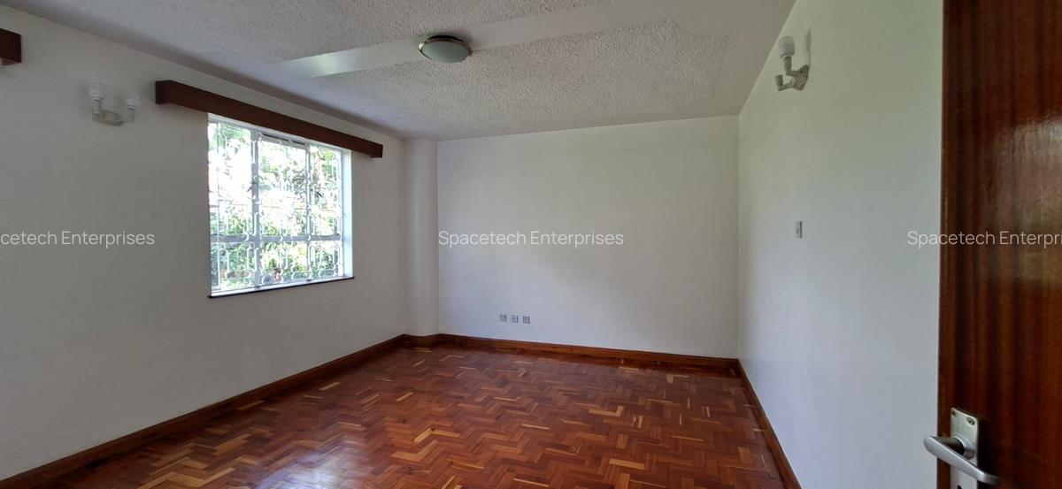 6 Bed House with En Suite in Runda - 14