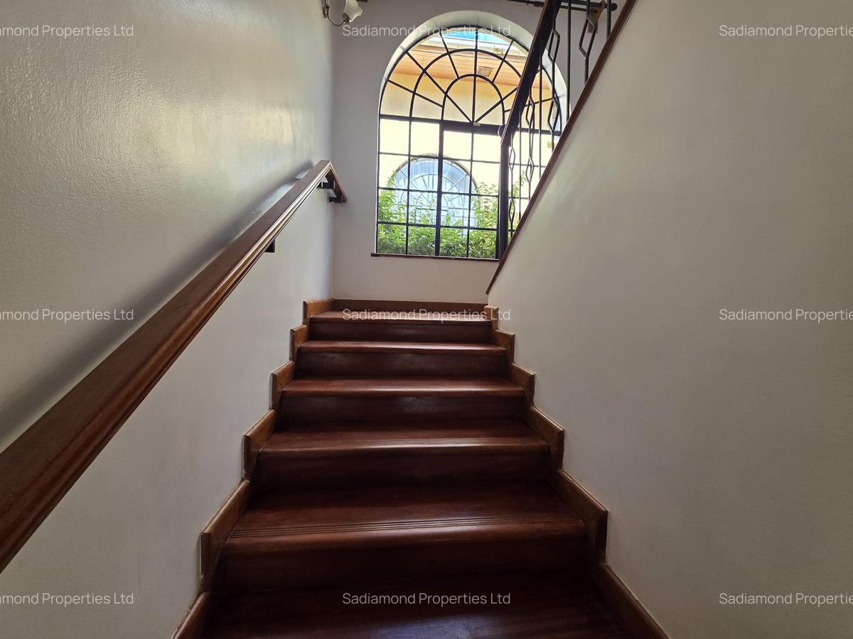 4 Bed Townhouse with En Suite in Kitisuru - 9