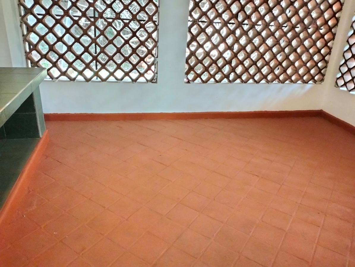 4 Bed Townhouse with En Suite in Westlands Area - 5