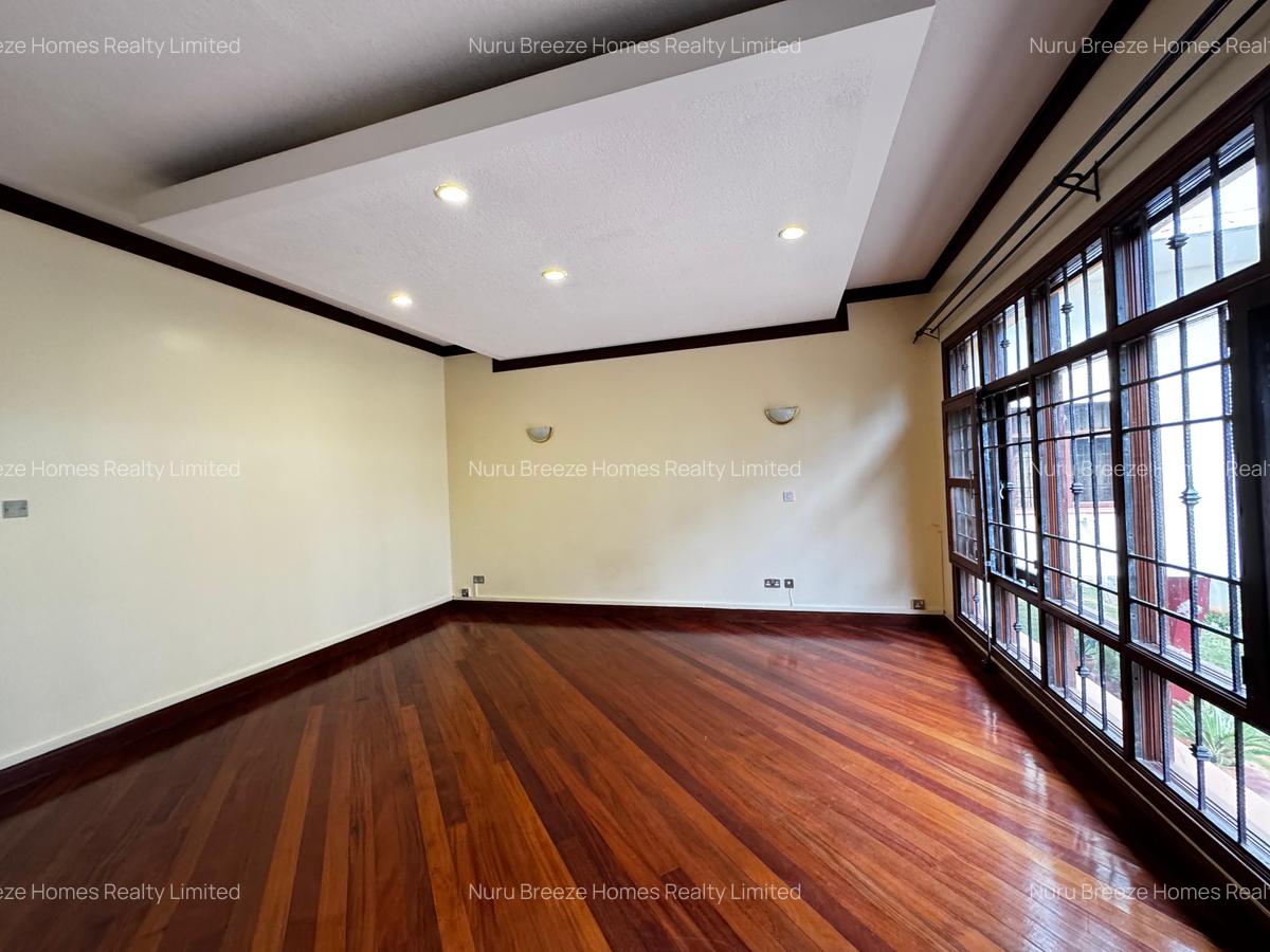 3 Bed Townhouse with En Suite in Hill View - 16