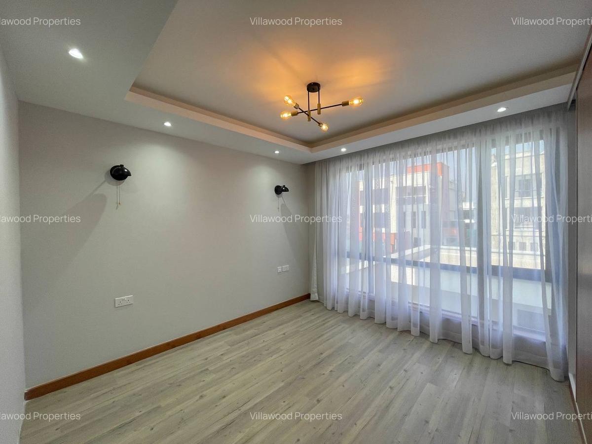 4 Bed Townhouse with En Suite in Membley - 16