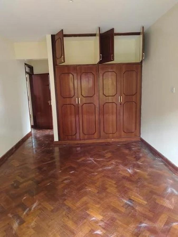 4 Bed Townhouse with En Suite at Lavington - 12