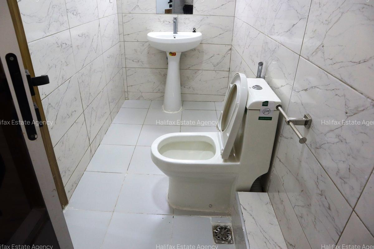 4 Bed Apartment with En Suite in Parklands - 6