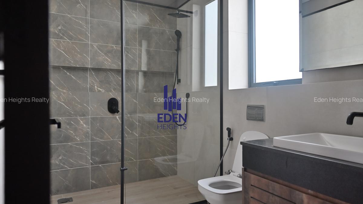 5 Bed Apartment with En Suite at General Mathenge - 10