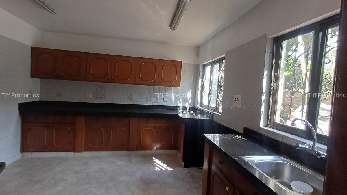 4 Bed Townhouse in Westlands Area - 6