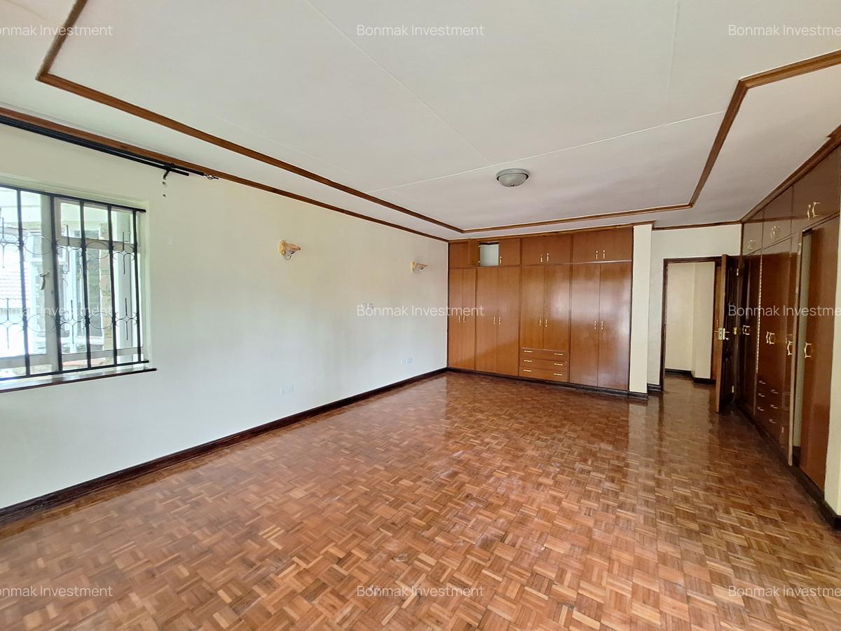 4 Bed Townhouse with En Suite at Lavington Estate - 7