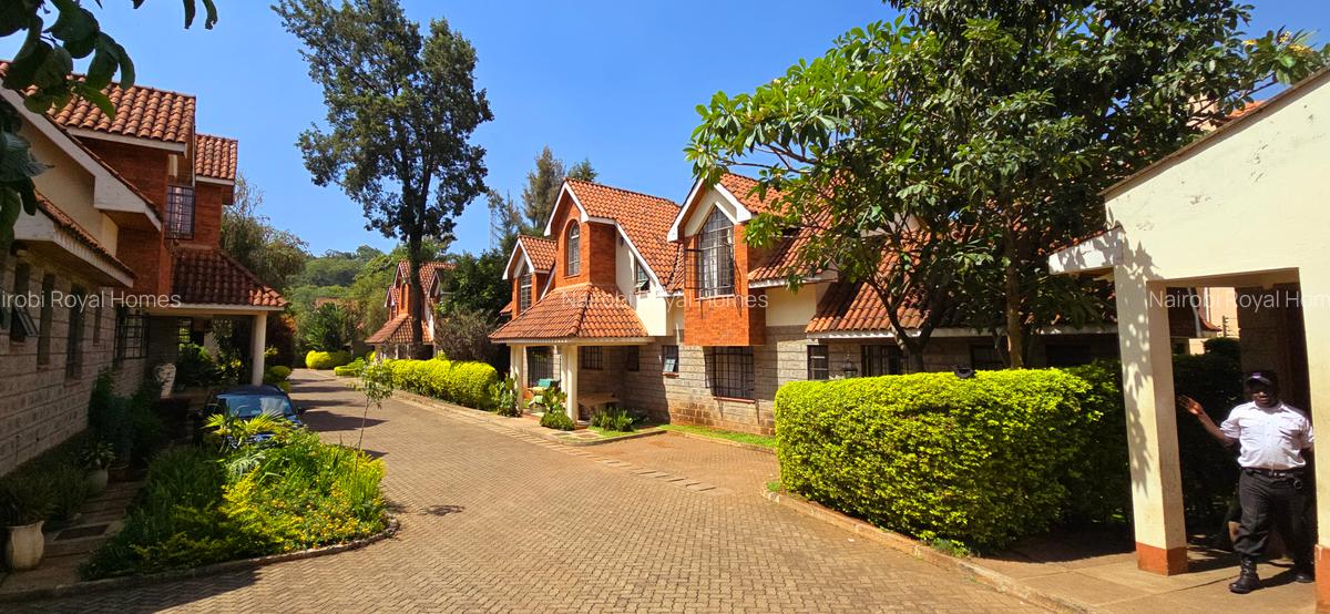 4 Bed Townhouse with En Suite at Lavington Green - 5
