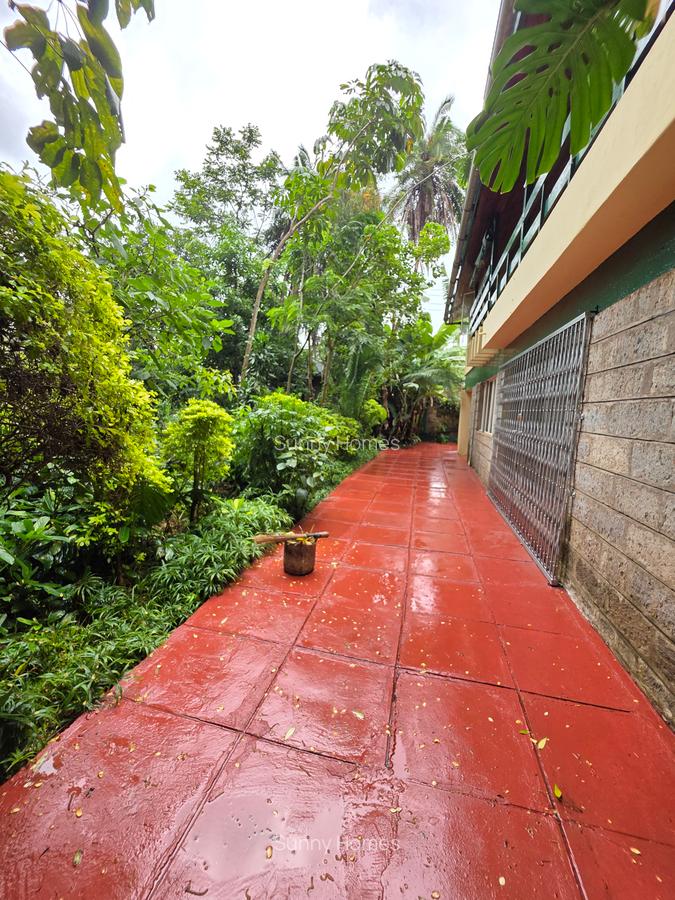 4 Bed House with En Suite at Lavington Green - 2