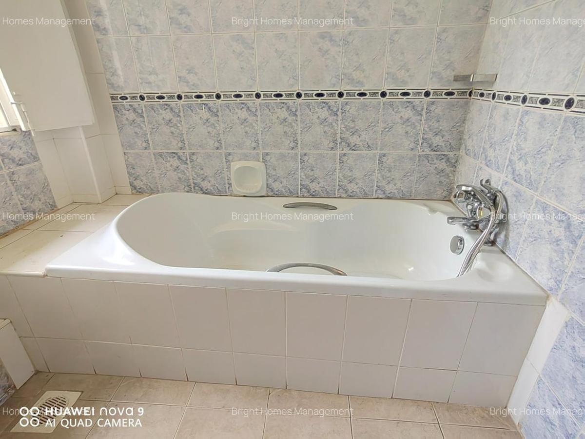 4 Bed Townhouse with En Suite in Lavington - 12