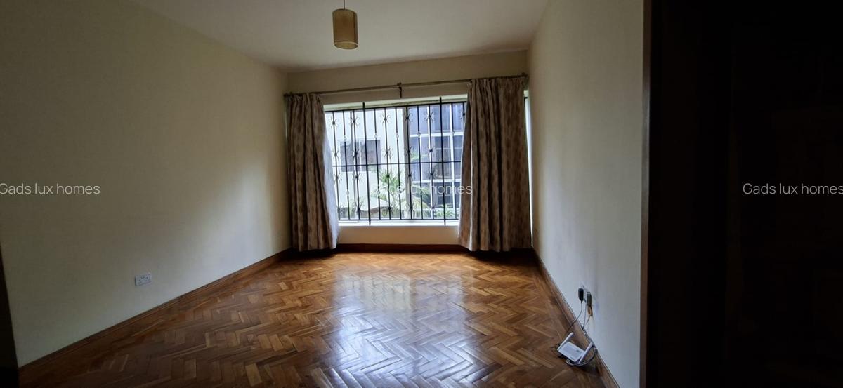 5 Bed Townhouse with En Suite at Spring Valley - 4