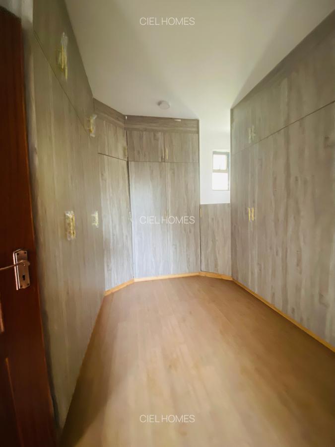 4 Bed Villa with En Suite in Lavington - 14