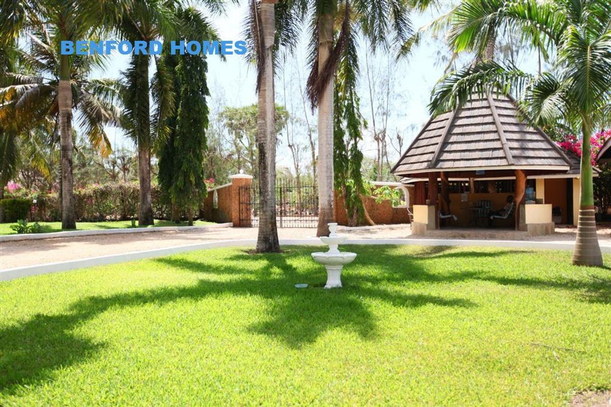 6 Bed Villa in Diani - 9