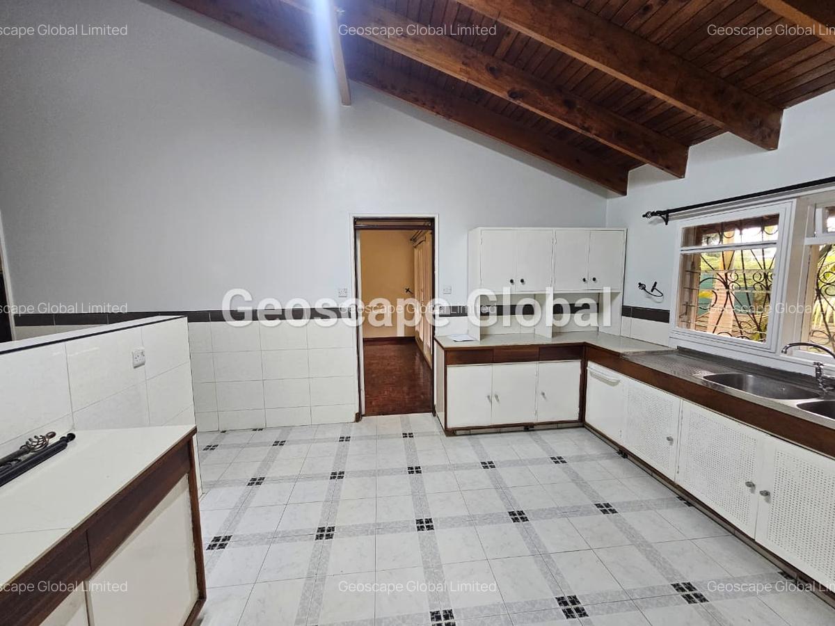 4 Bed House with En Suite in Runda - 6