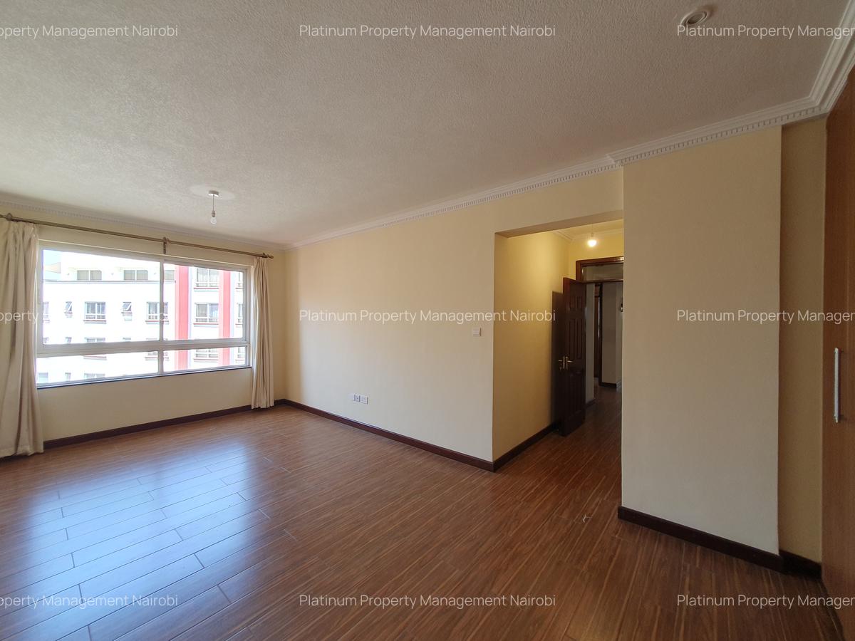 3 Bed Apartment with En Suite at River Gardens Park - 15