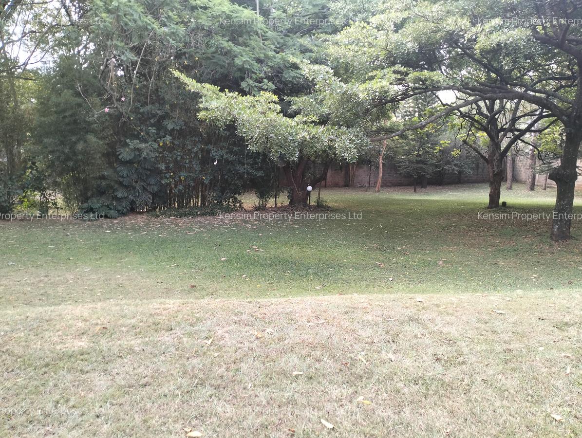 4 Bed House with En Suite in Lavington - 7