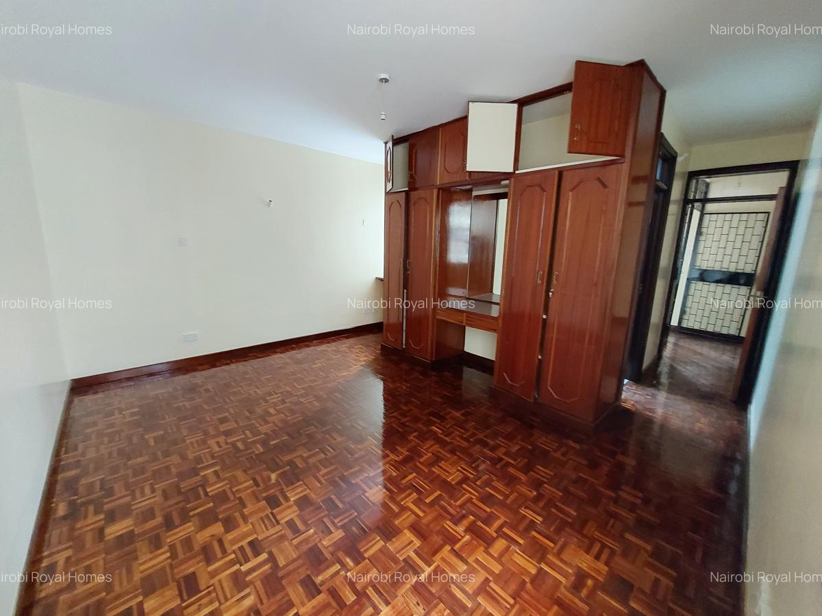 6 Bed Townhouse with En Suite at Algeyo 66 - 11