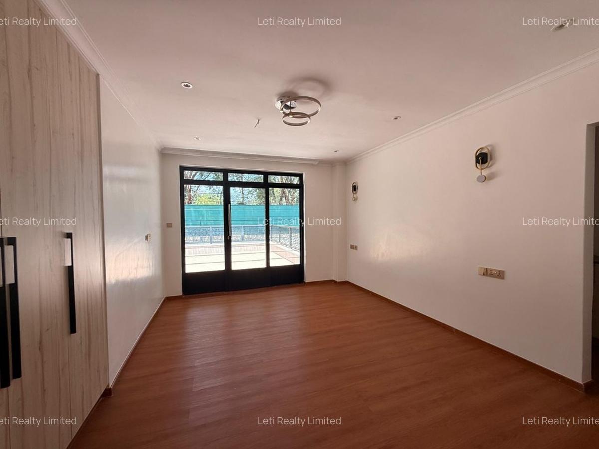 6 Bed House with En Suite in Runda - 9