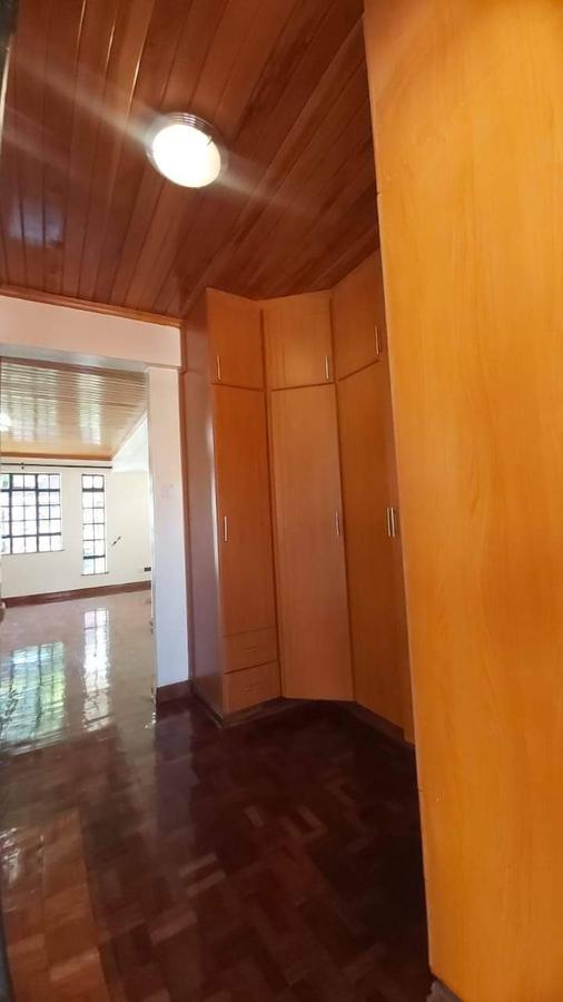 5 Bed Townhouse with En Suite at Lavington - 11