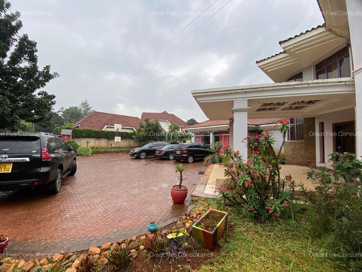 5 Bed Villa with En Suite in Runda - 16