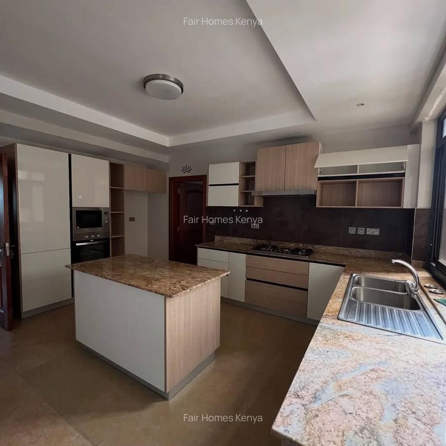 4 Bed Apartment with En Suite at Riverside Drive - 4