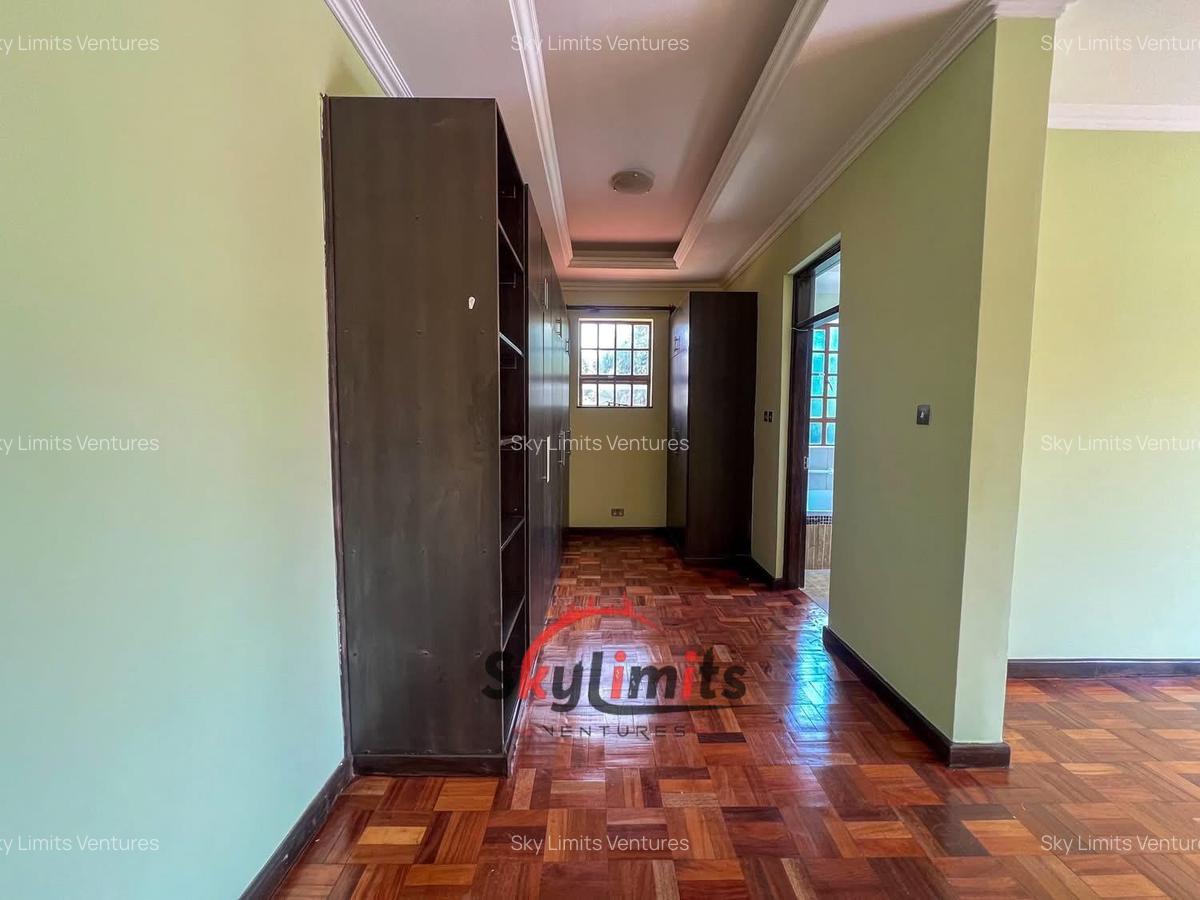 4 Bed Townhouse with En Suite in Rosslyn - 16