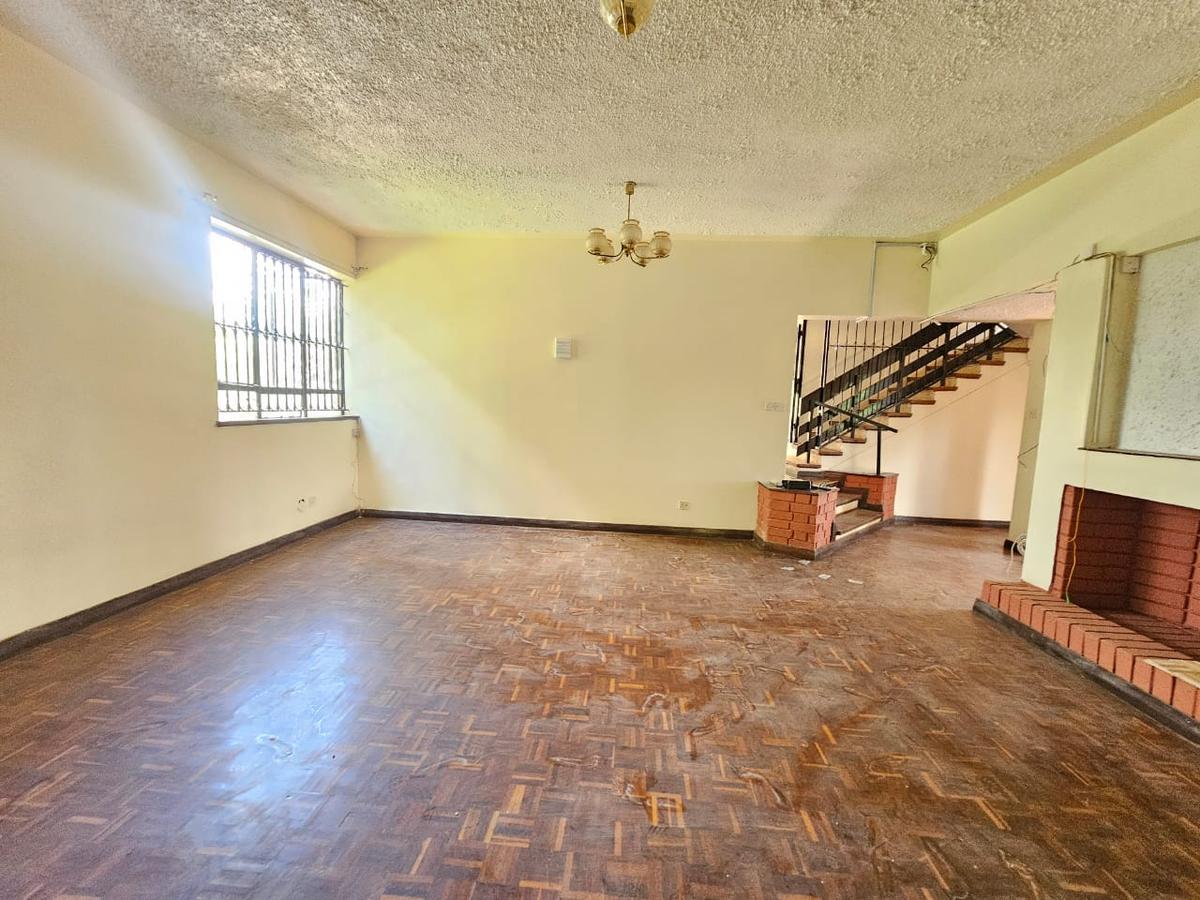 4 Bed House with En Suite in Runda - 3
