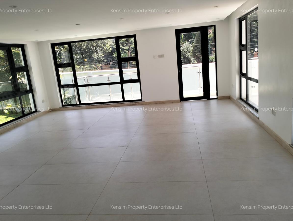 5 Bed House with En Suite in Runda - 15