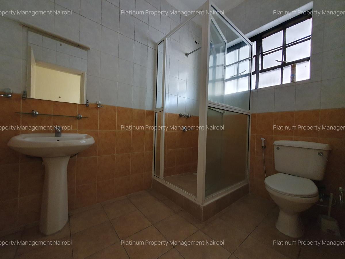 4 Bed Apartment with En Suite in General Mathenge - 9